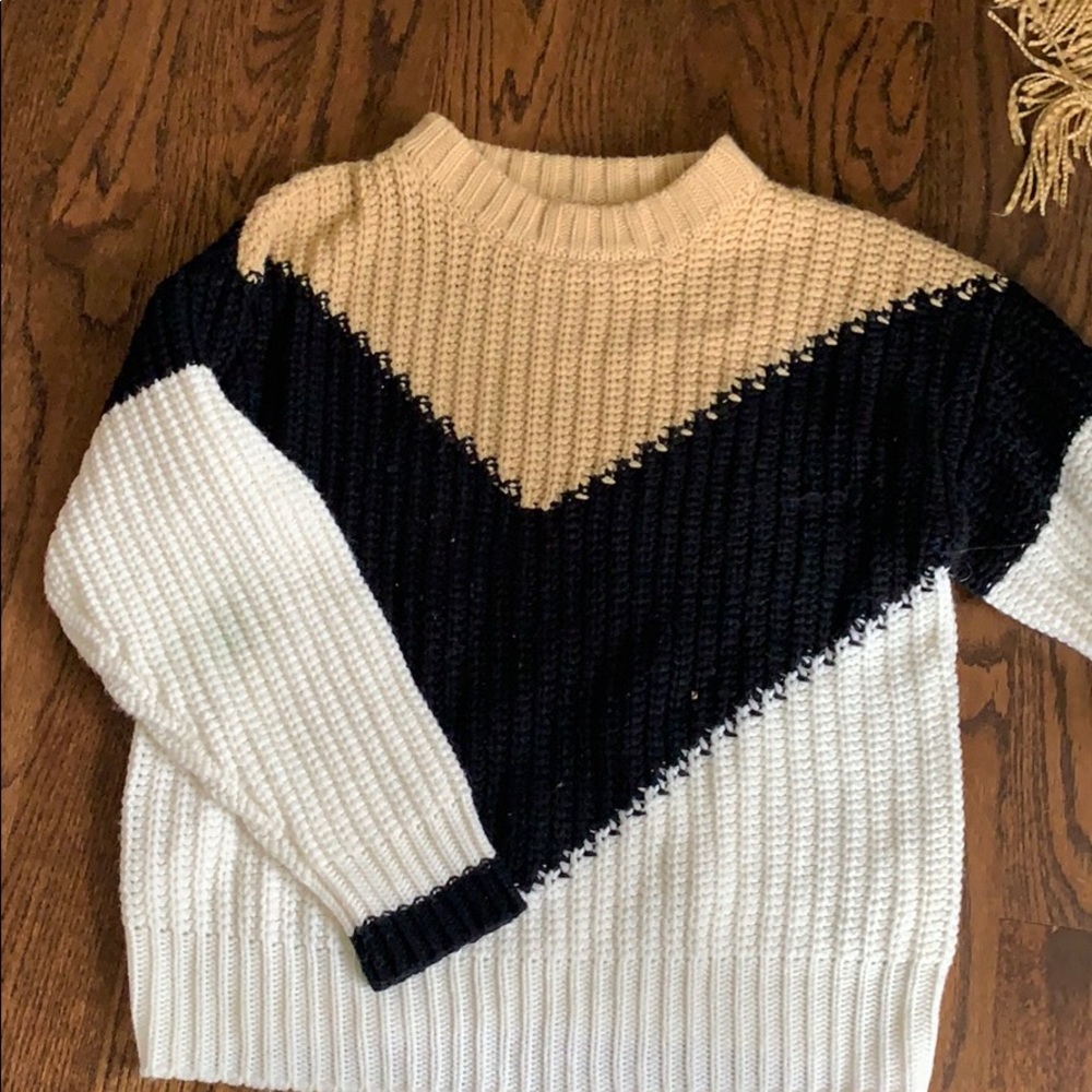 3 color sweater